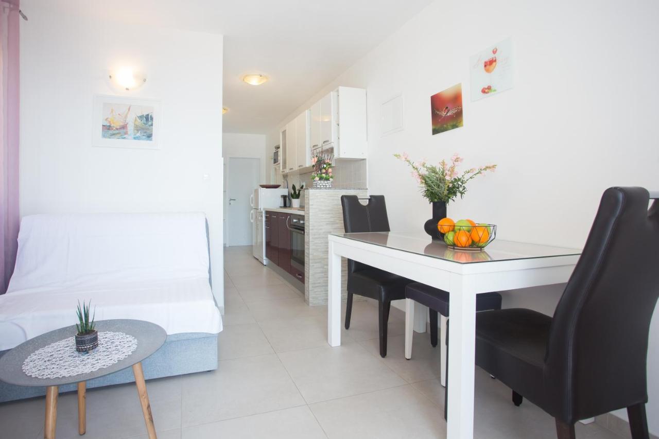 Apartments Bandic - 30 Meters To The Beach Trogir Exterior foto